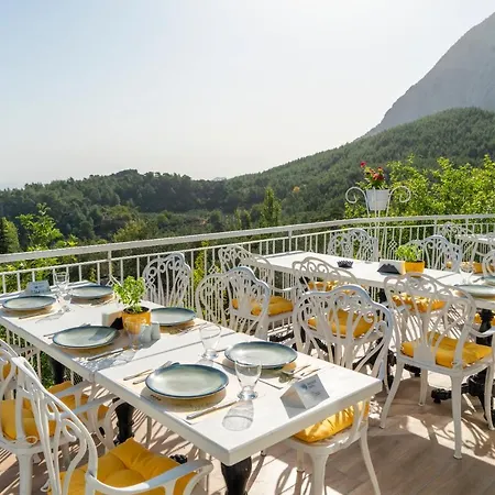 Apa Mountain Hotel 5*