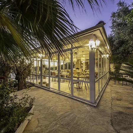מלון Apa Mountain 5*