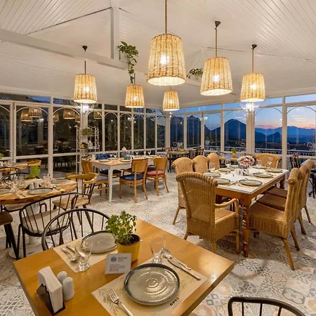 Apa Mountain Hotel 5*